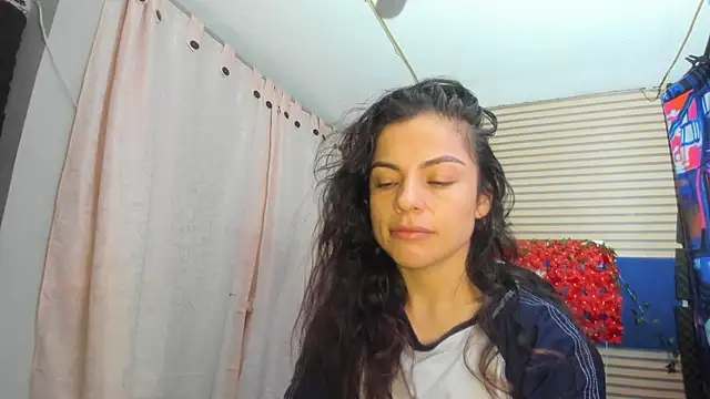 Snapshot of rosse_2504 chatting on 07-18-26, 10:46 rosse 2504 online show from 07-18-26, 10:46