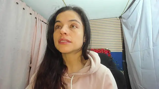 Snapshot of rosse_2504 chatting on 07-08-26, 12:39 rosse 2504 online show from 07-08-26, 12:39