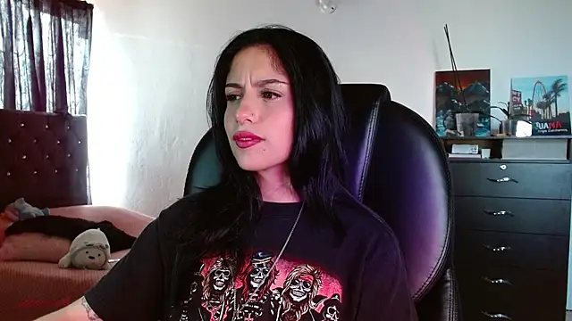 Ary Pieerce online show from 10-24-25, 09:47