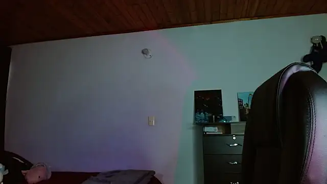 Ary Pieerce online show from 11-26-25, 10:54