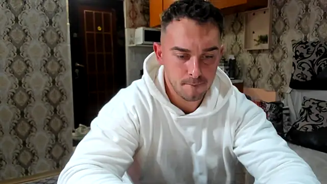 Snapshot of Jonmusclemaster chatting on 10-10-25, 08:20 Jonmusclemaster online show from 10-10-25, 08:20