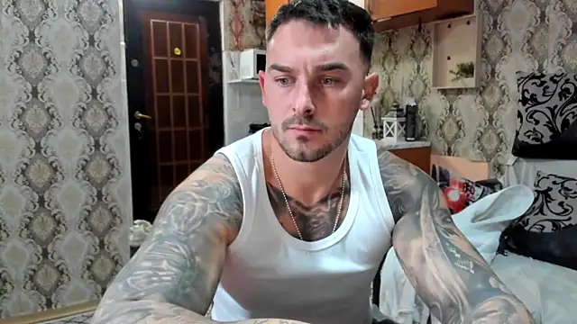 Snapshot of Jonmusclemaster chatting on 10-16-25, 07:33 Jonmusclemaster online show from 10-16-25, 07:33