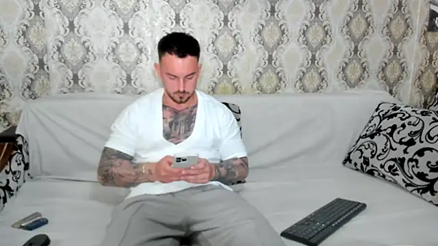 Jonmusclemaster online show from 04-15-26, 07:51