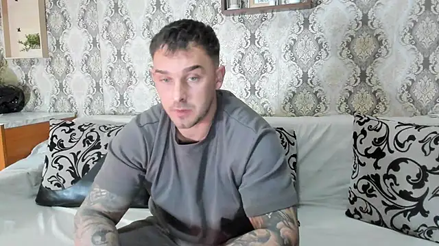 Snapshot of Jonmusclemaster chatting on 02-19-25, 08:31 Jonmusclemaster online show from 02-19-25, 08:31