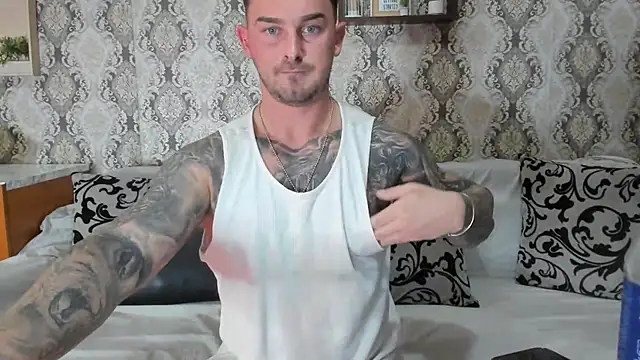 Snapshot of Jonmusclemaster chatting on 02-22-25, 09:26 Jonmusclemaster online show from 02-22-25, 09:26