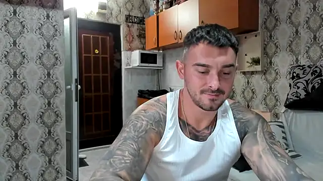 Snapshot of Jonmusclemaster chatting on 09-25-25, 08:04 Jonmusclemaster online show from 09-25-25, 08:04