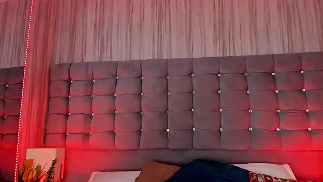 Poacahontasfg online show from 01-08-26, 03:56