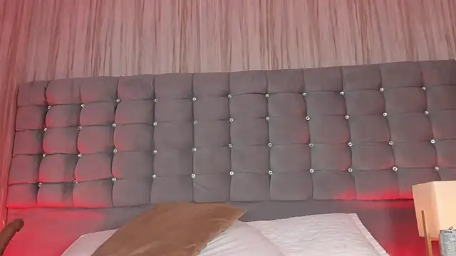 Poacahontasfg online show from 11-28-25, 04:12