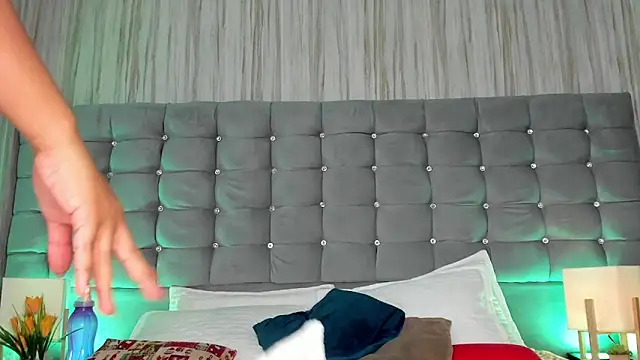 Poacahontasfg online show from 02-10-26, 03:49