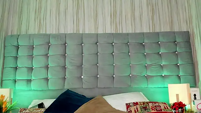 Poacahontasfg online show from 01-11-26, 03:57