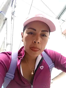 Snapshot of _andrea30 chatting on 02-25-25, 03:31  andrea30 online show from 02-25-25, 03:31