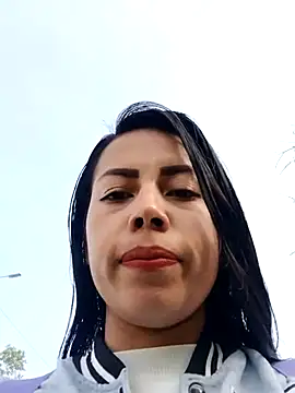 Snapshot of _andrea30 chatting on 02-19-25, 12:33  andrea30 online show from 02-19-25, 12:33