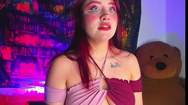 LailaCatt online show from 12-14-25, 08:42