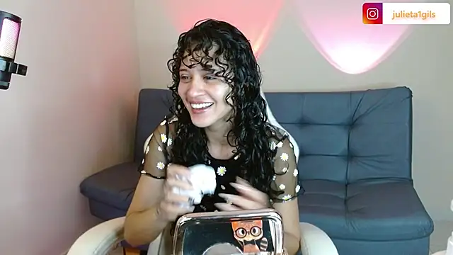 Juliet dolce online show from 10-31-25, 09:11