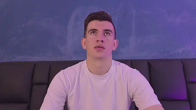 MikaelSlow online show from 04-01-26, 04:14