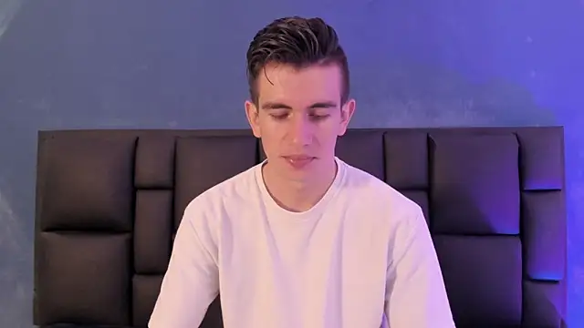 MikaelSlow online show from 01-14-26, 03:32