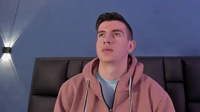 MikaelSlow online show from 11-23-25, 04:22