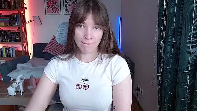 Snapshot of kenzie_x chatting on 07-09-26, 04:24 kenzie x online show from 07-09-26, 04:24