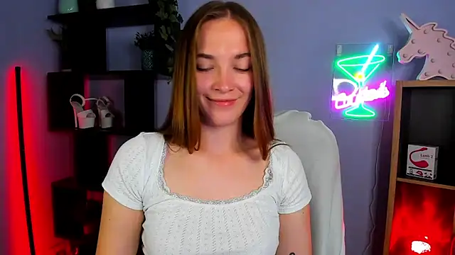 Snapshot of kenzie_x chatting on 09-24-25, 06:31 kenzie x online show from 09-24-25, 06:31