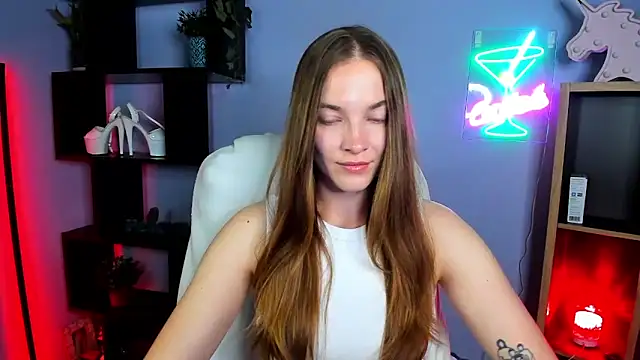 Snapshot of kenzie_x chatting on 09-19-25, 04:27 kenzie x online show from 09-19-25, 04:27