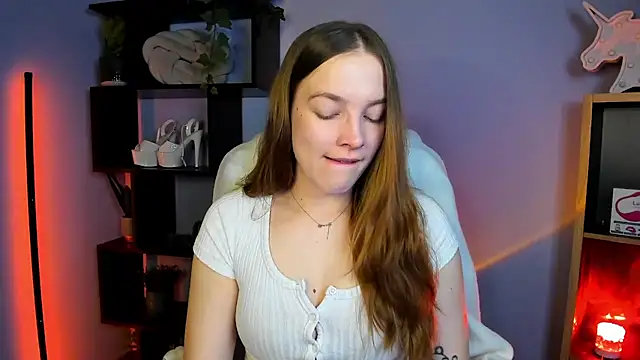 Snapshot of kenzie_x chatting on 03-11-25, 05:13 kenzie x online show from 03-11-25, 05:13