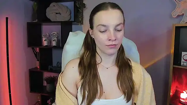 Snapshot of kenzie_x chatting on 02-25-25, 08:14 kenzie x online show from 02-25-25, 08:14