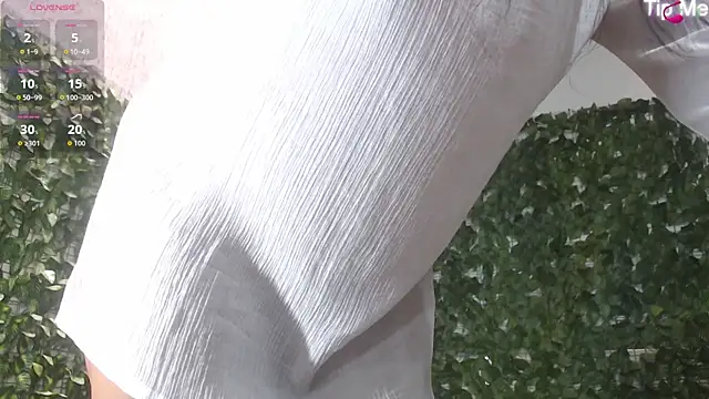 Samara Hillss online show from 10-13-25, 01:23