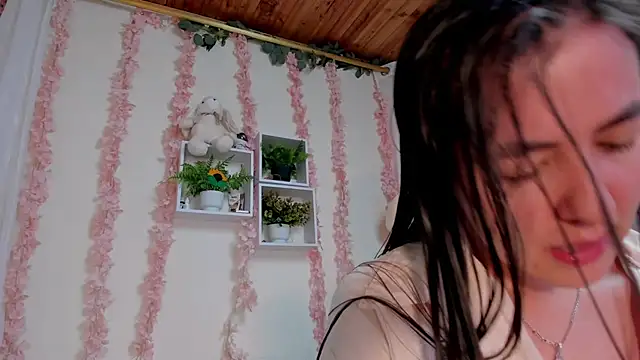 Idara and Edahi01 online show from 10-18-25, 07:38