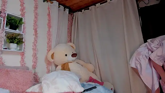 Idara and Edahi01 online show from 10-11-25, 05:36