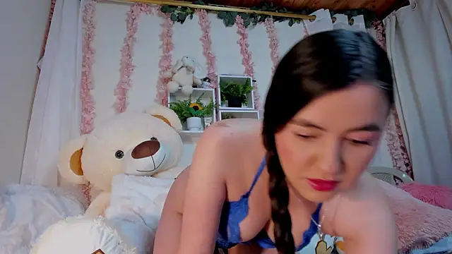 Idara and Edahi01 online show from 10-15-25, 07:44