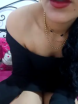 Snapshot of Fatina111 chatting on 04-02-26, 02:41 Fatina111 online show from 04-02-26, 02:41