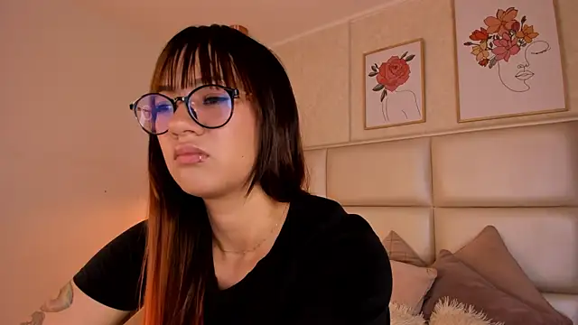 Aily Yozuko online show from 09-16-25, 02:34