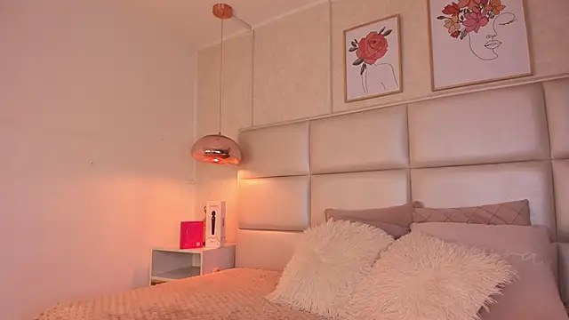 Aily Yozuko online show from 10-29-25, 02:43