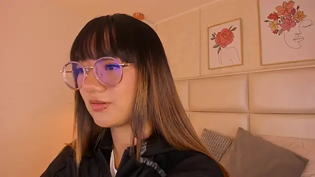 Aily Yozuko online show from 03-19-26, 02:33