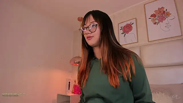 Aily Yozuko online show from 10-17-25, 02:48