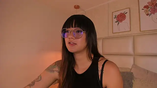 Aily Yozuko online show from 06-18-26, 02:32
