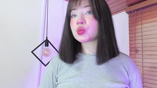 GENNESIS LOVE online show from 11-26-25, 05:40