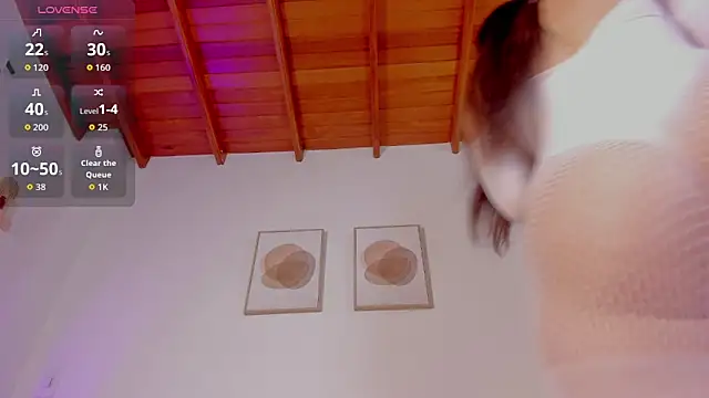 Mia 222 online show from 11-21-25, 10:25