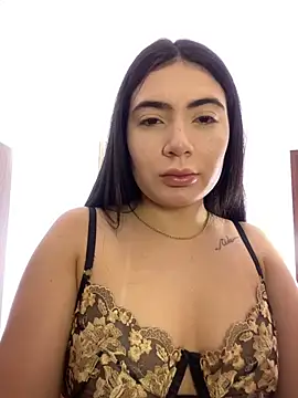 Mia 222 online show from 04-29-26, 11:25