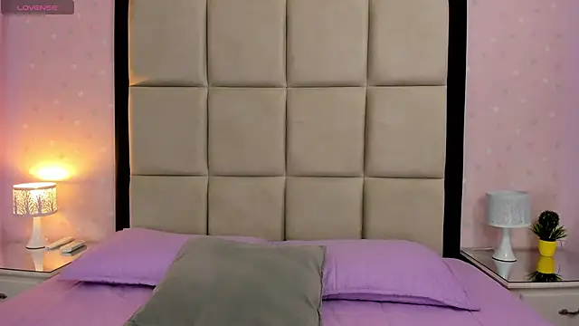 HannaClarrk  online show from 11-30-25, 12:39