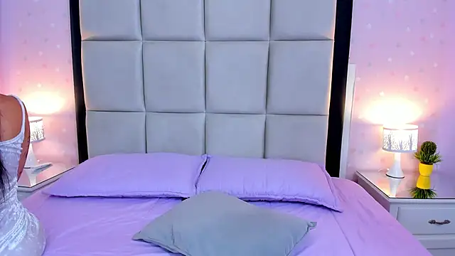 HannaClarrk  online show from 10-30-25, 12:25