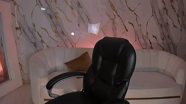 MarianneLane online show from 03-07-26, 08:47