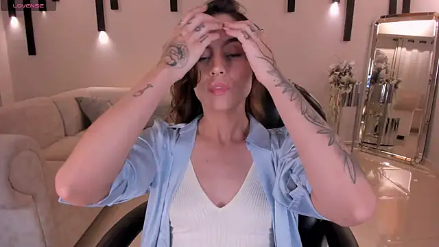 MarianneLane online show from 02-04-25, 10:13