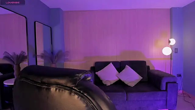 DonnaStonne online show from 10-05-25, 11:28