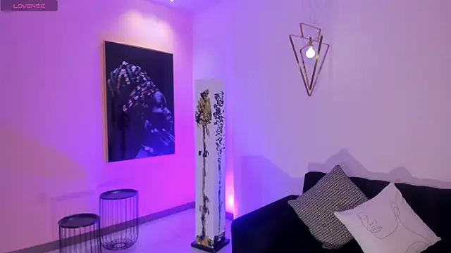 DonnaStonne online show from 03-21-25, 08:18