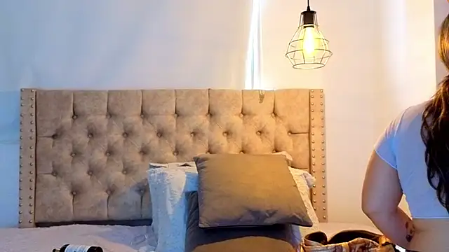 Snapshot of Anya_Texas chatting on 02-18-26, 07:54 Anya Texas online show from 02-18-26, 07:54