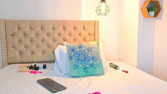 Anya Texas online show from 10-25-25, 07:58