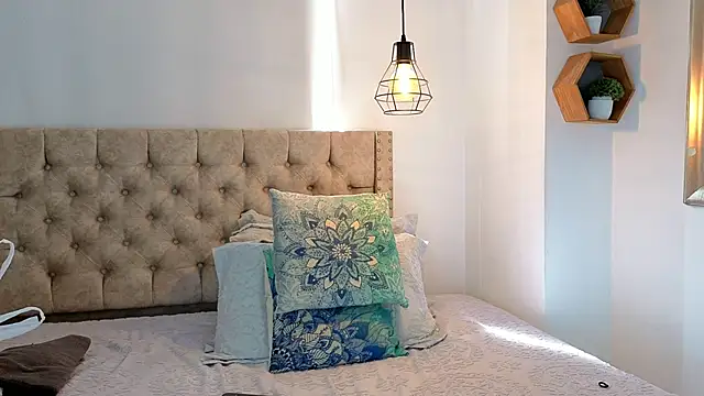 Anya Texas online show from 10-19-25, 07:27