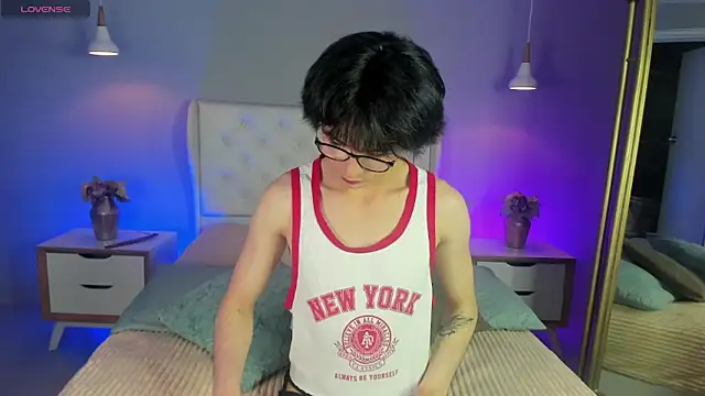 cherryy boy online show from 10-27-25, 08:32