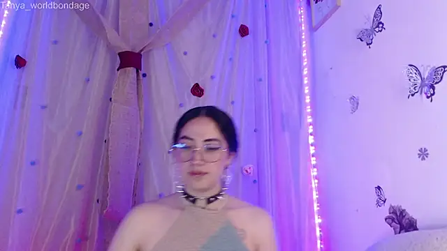 Snapshot of Tanya_WorldBondage chatting on 07-11-26, 12:22 Tanya WorldBondage online show from 07-11-26, 12:22